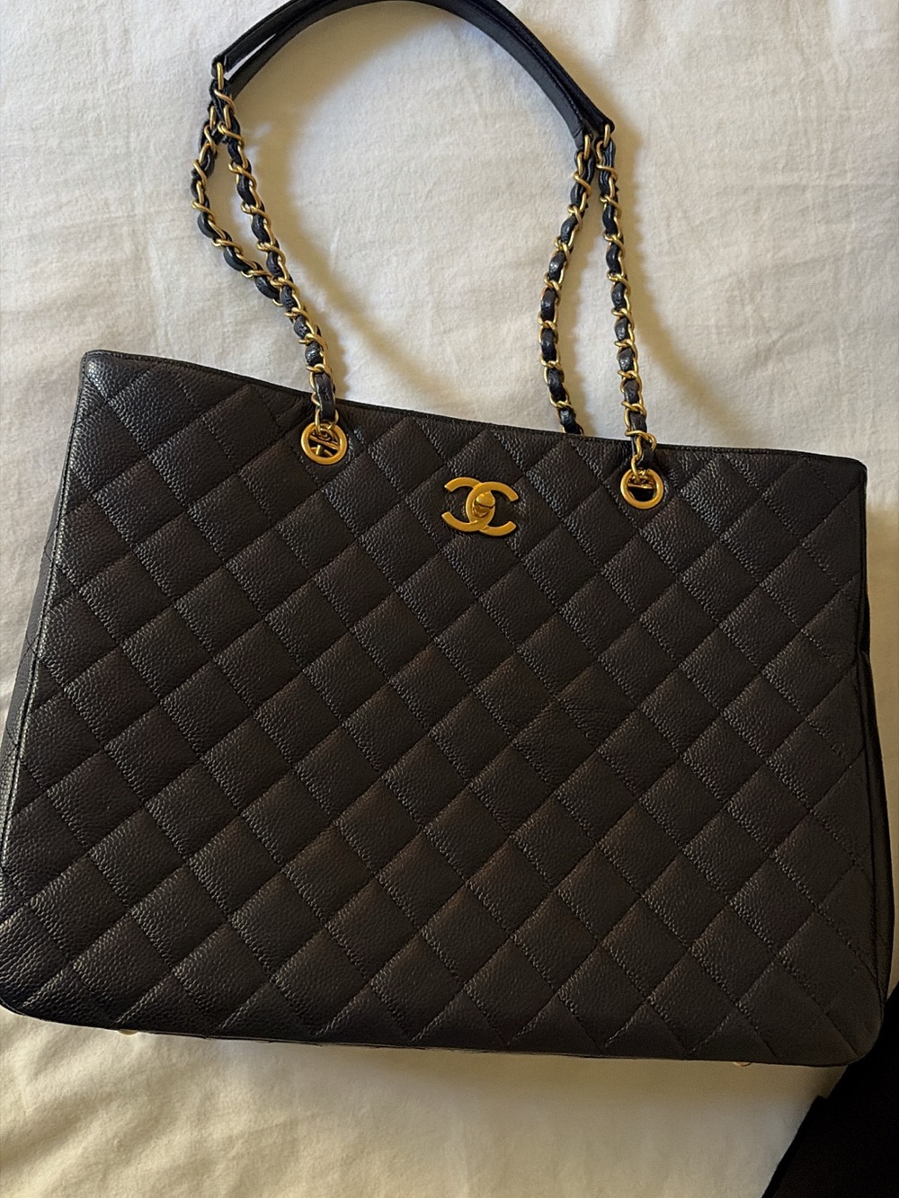 CHANEL Caviar Quilted Large CC Shopping
Tote Navy - Picture 5 of 9